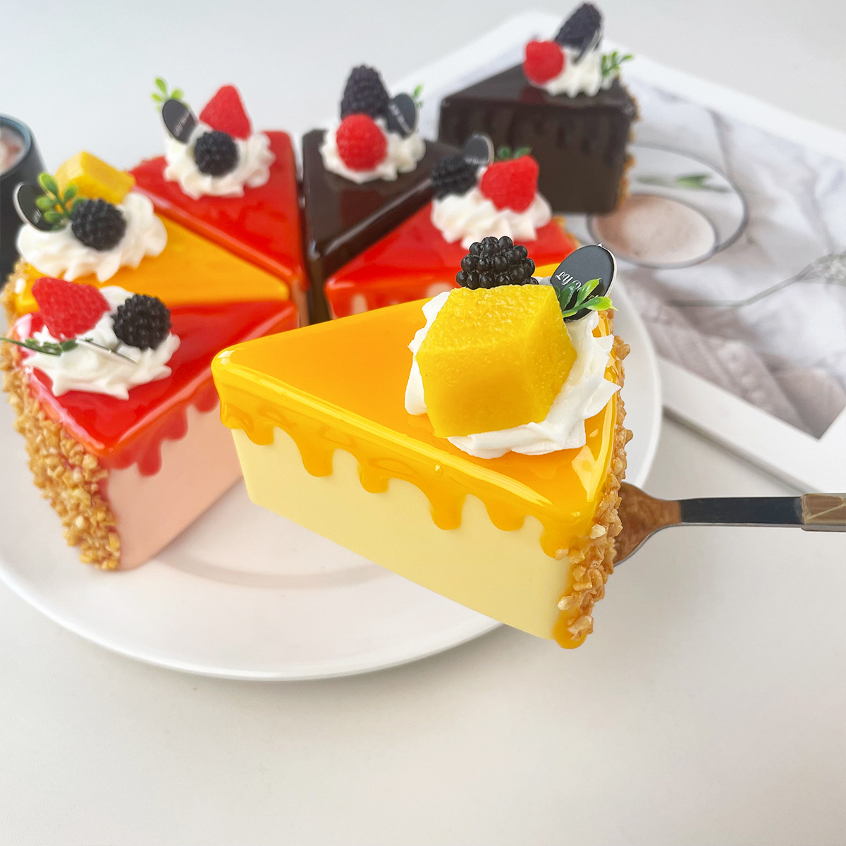 Fake Birthday Cake Simulation  - đánh giá và giá Photography Triangle